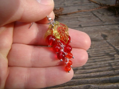 серьги из бусин